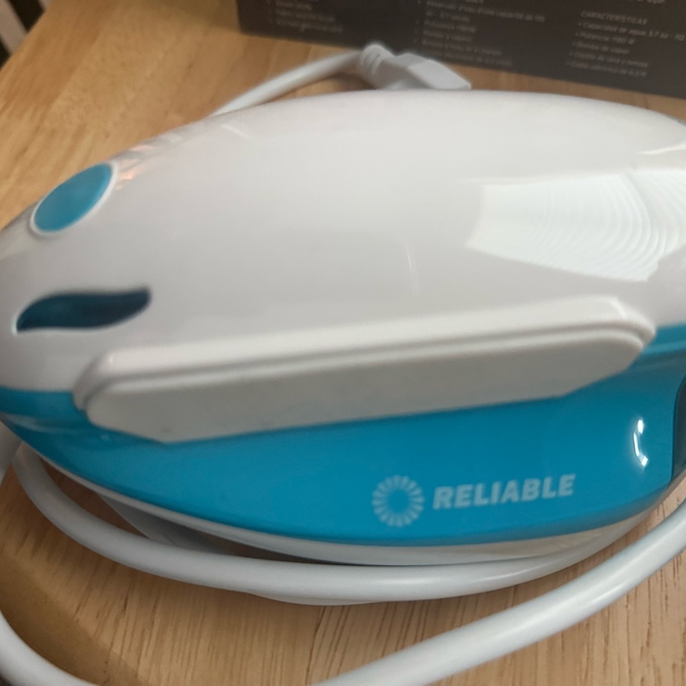 Travel Iron & Garment Steamer - Picture 4 of 5